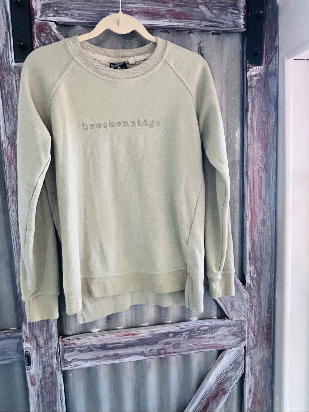 Embroidered Breckenridge Sweater Medium
